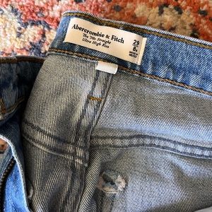 Abercrombie curve love 29